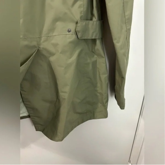 The North Face Adjustable Green Rain Jacket (S) - Picture 4 of 13